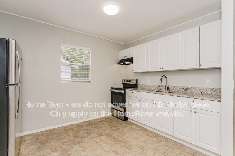 3530 Washington St - Photo 3 of 18