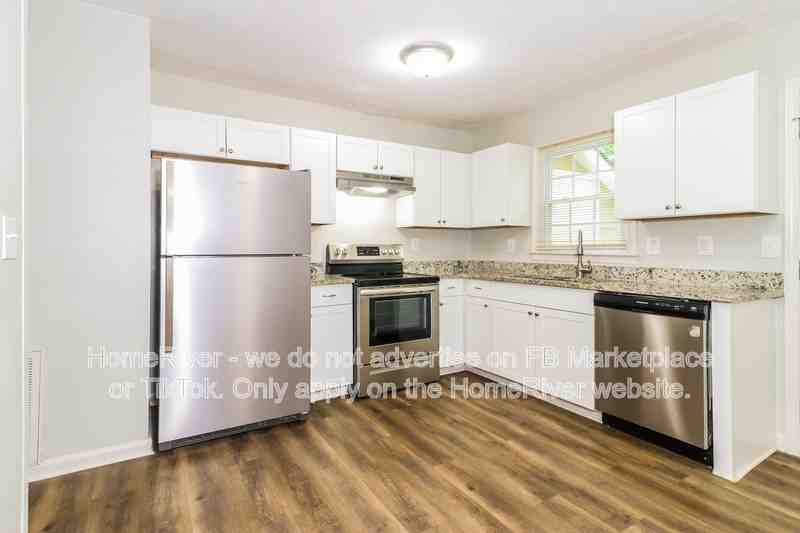 4636 Vintage Ln - Photo 5 of 18
