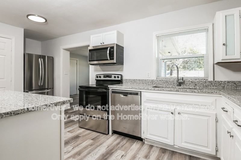 1455 Bethesda St - Photo 5 of 19