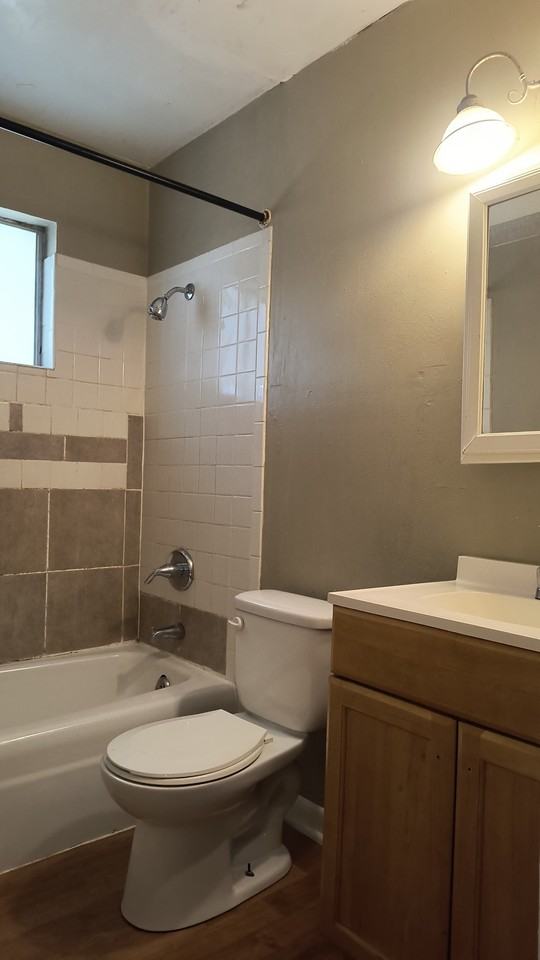 Elmwood Apartments - Photo 4 of 8