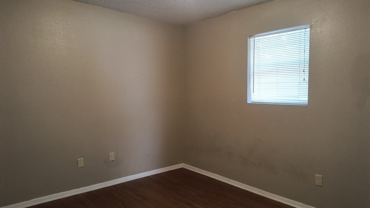 Elmwood Apartments - Photo 5 of 8