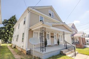 featured image of 806 W John St
