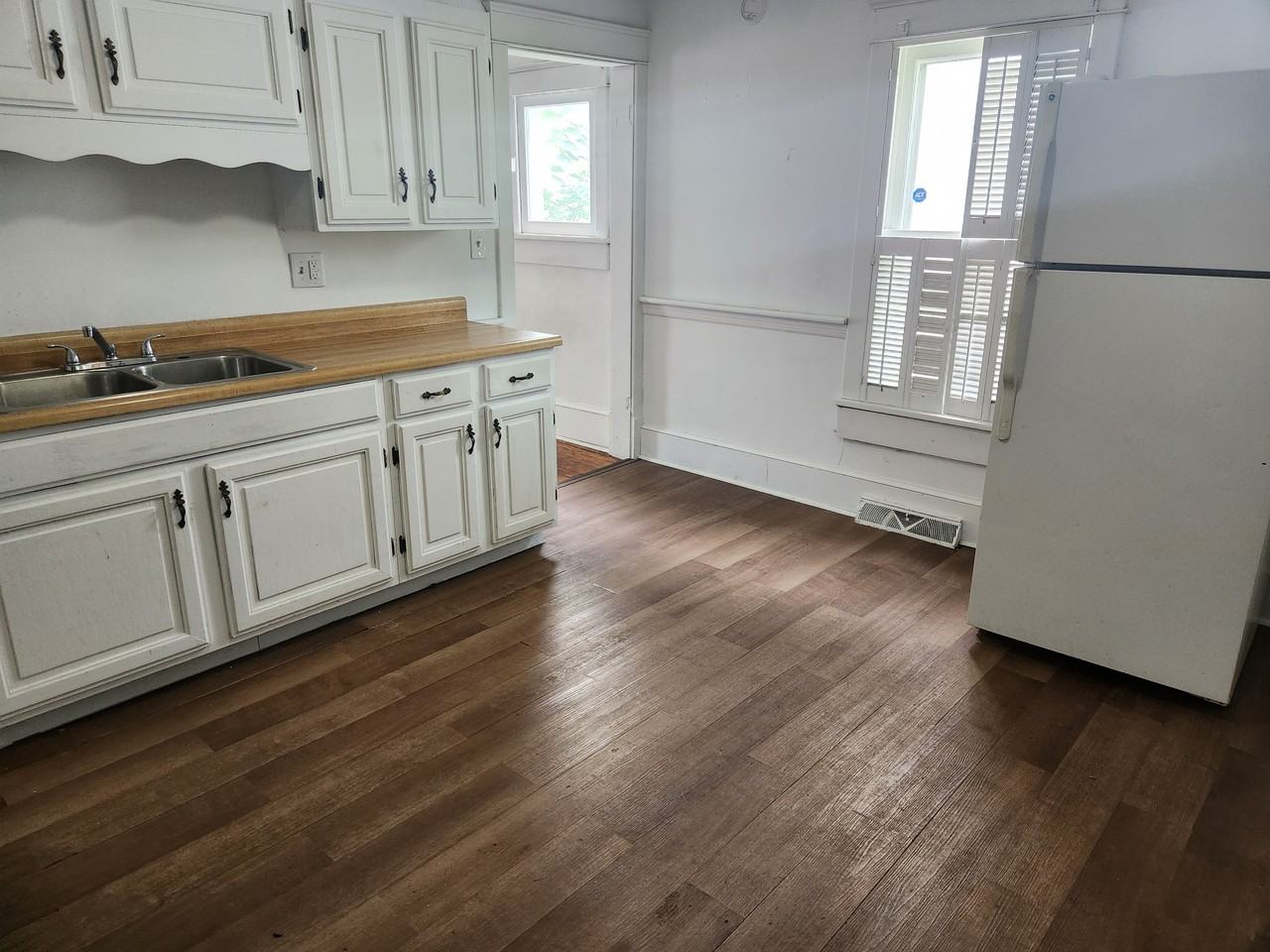 806 West John Street, Martinsburg WV 25401 - Photo 5 of 11