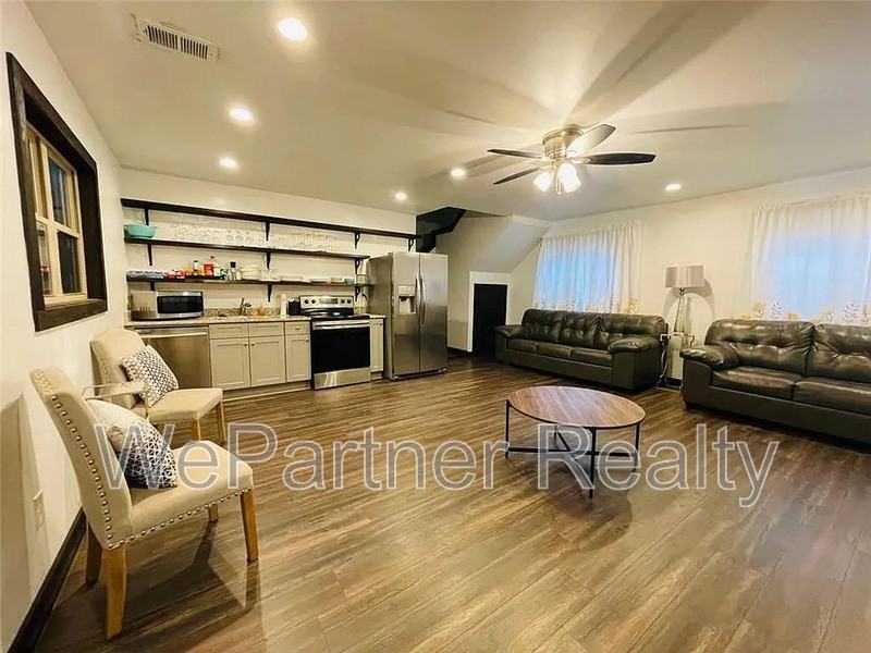 1189 Iris Lake Rd #B - Photo 4 of 10