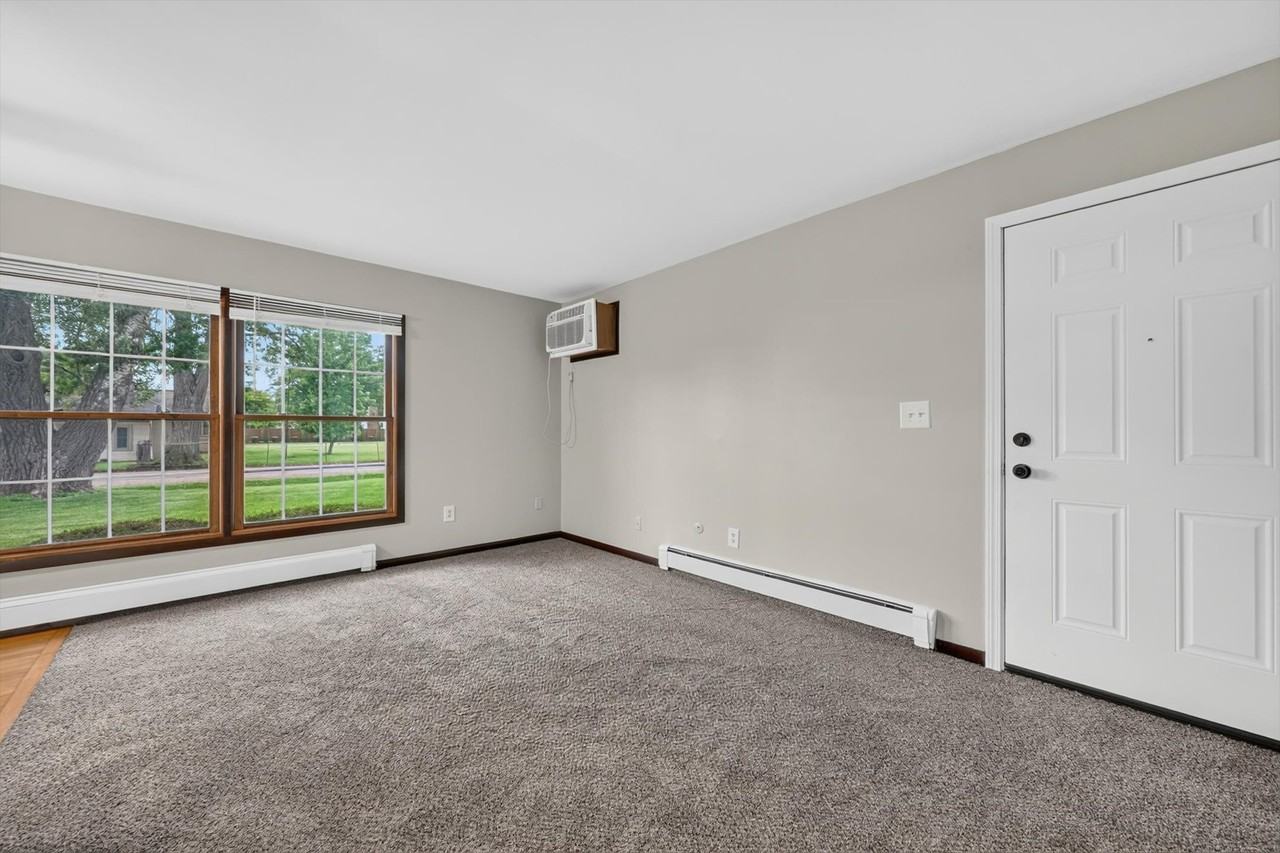 39440 Muffatt Street - Photo 6 of 26