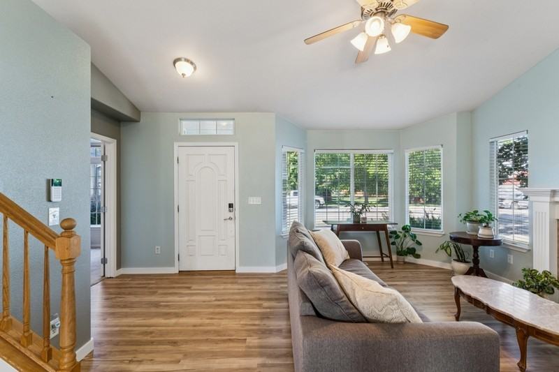 12398 W Tevoit St - Photo 5 of 36