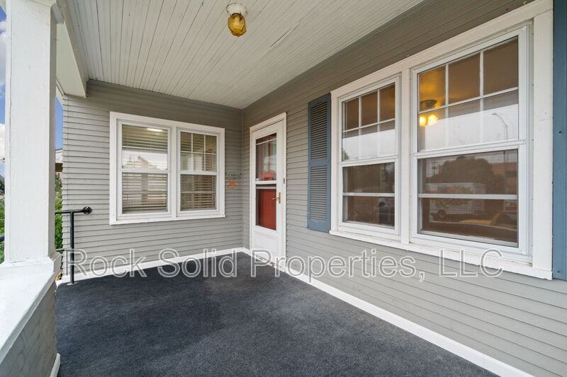 316 E 20th St - Photo 3 of 37