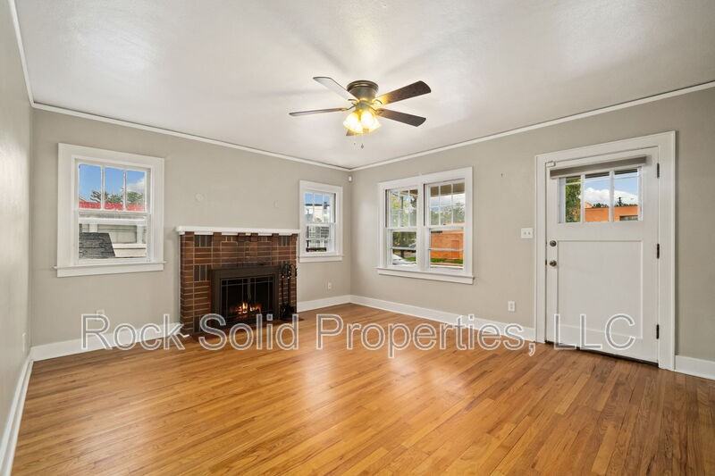 316 E 20th St - Photo 5 of 37