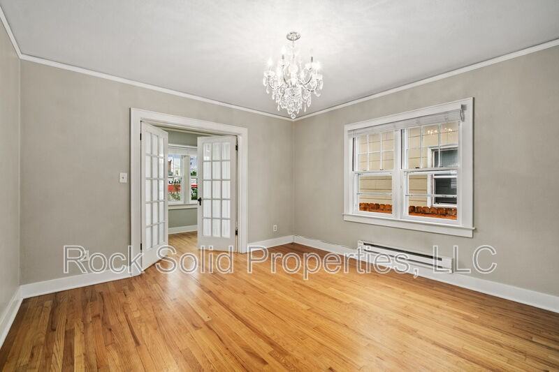 316 E 20th St - Photo 7 of 37