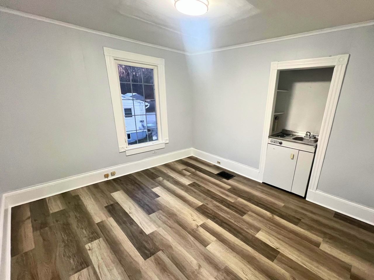 640 Main Road North - Photo 2 of 12