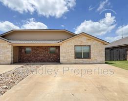 915 Laila Ln - Photo 1 of 1
