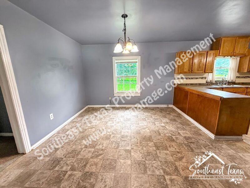 3255 Charles St - Photo 4 of 14