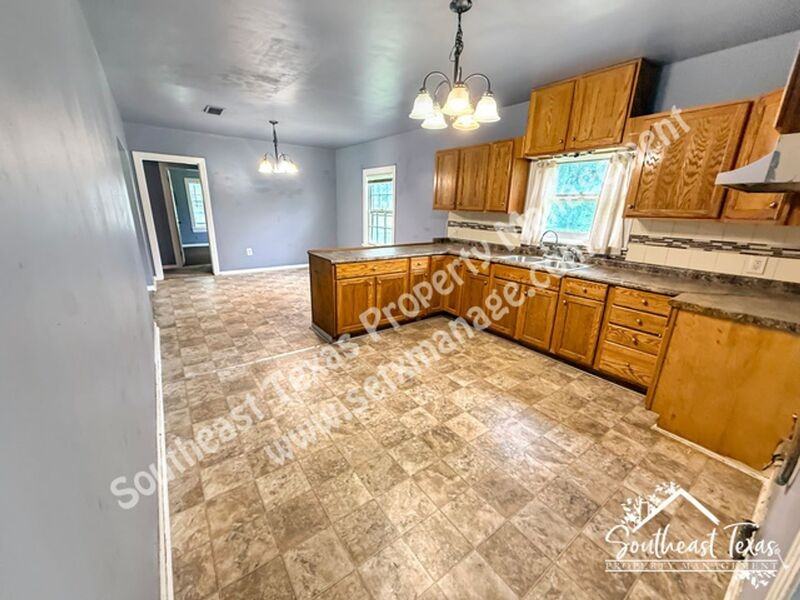 3255 Charles St - Photo 6 of 14
