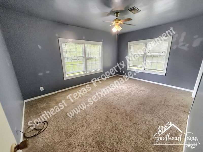 3255 Charles St - Photo 7 of 14