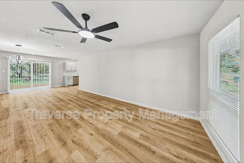 3716 Clotell Dr - Photo 5 of 23