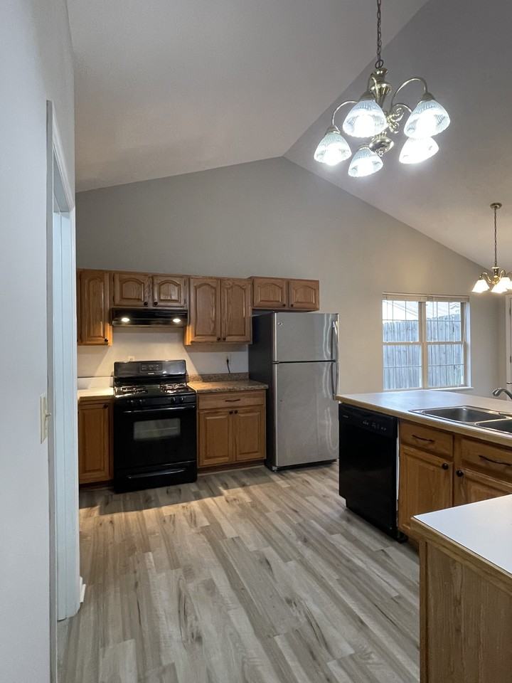 128 Heckman Drive - Photo 4 of 17