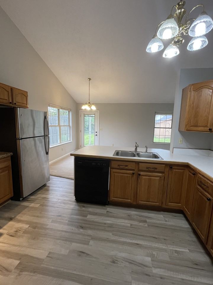 128 Heckman Drive - Photo 5 of 17