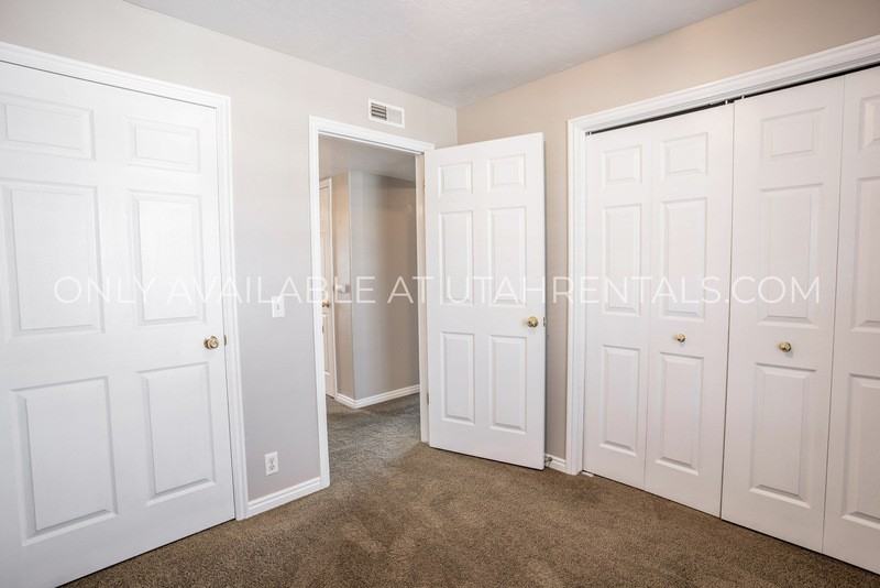 909 Nw #12 - Photo 7 of 17