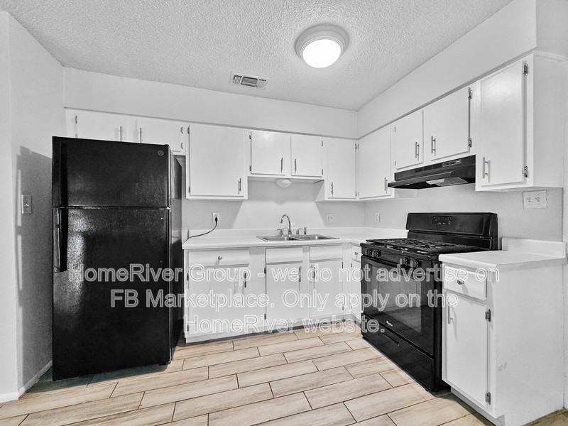 439 Bridgit Dr - Photo 4 of 23