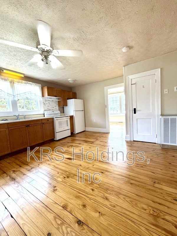 3413 Thomas Jefferson Rd - Photo 2 of 10