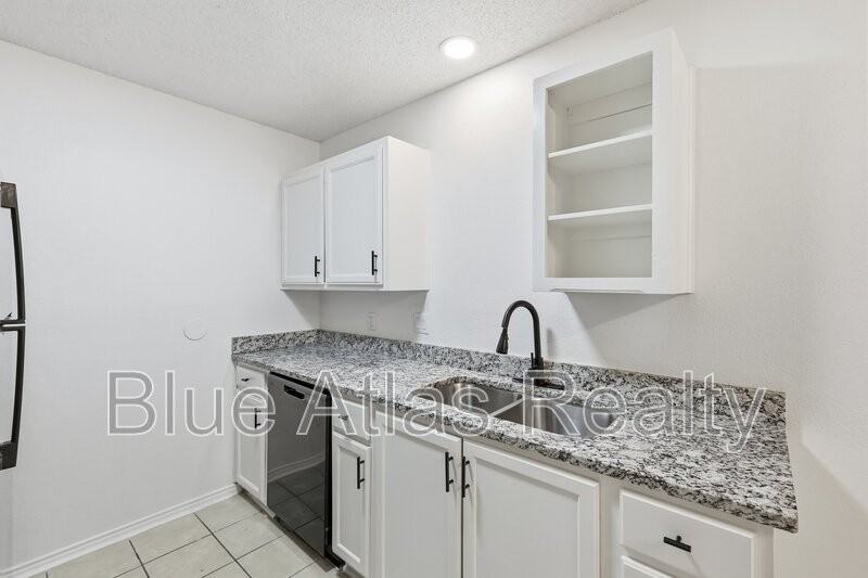 6340 Mark Ct - Photo 3 of 16