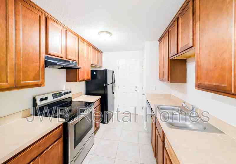 8630 Buttercup St - Photo 2 of 16