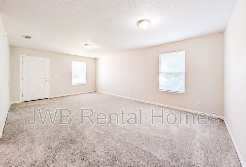8630 Buttercup St - Photo 5 of 16