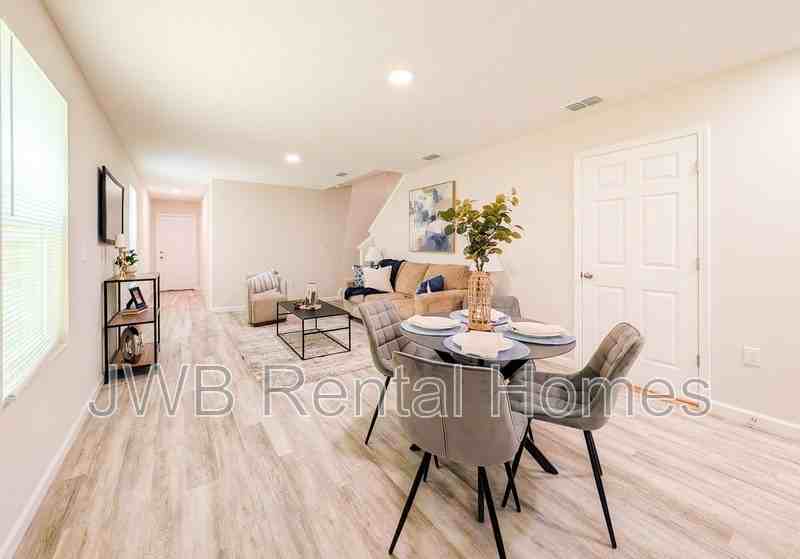 1284 Pangola Dr - Photo 7 of 21