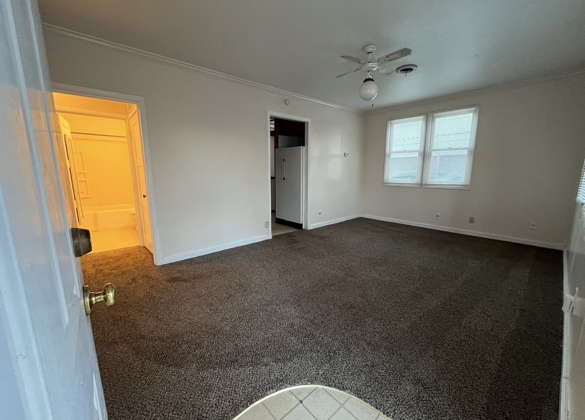 1711 Rockhill Rd #1711 - Photo 4 of 5