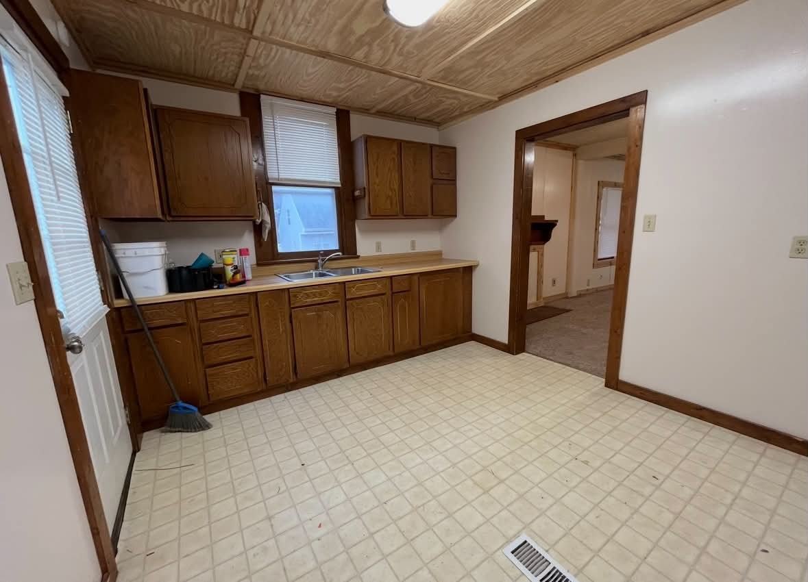 1209 N 11th St #1209A - Photo 5 of 6