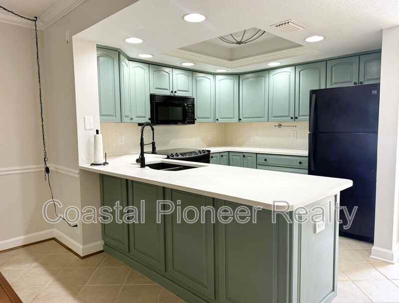 2614 Cove Cay Dr #204 - Photo 3 of 28