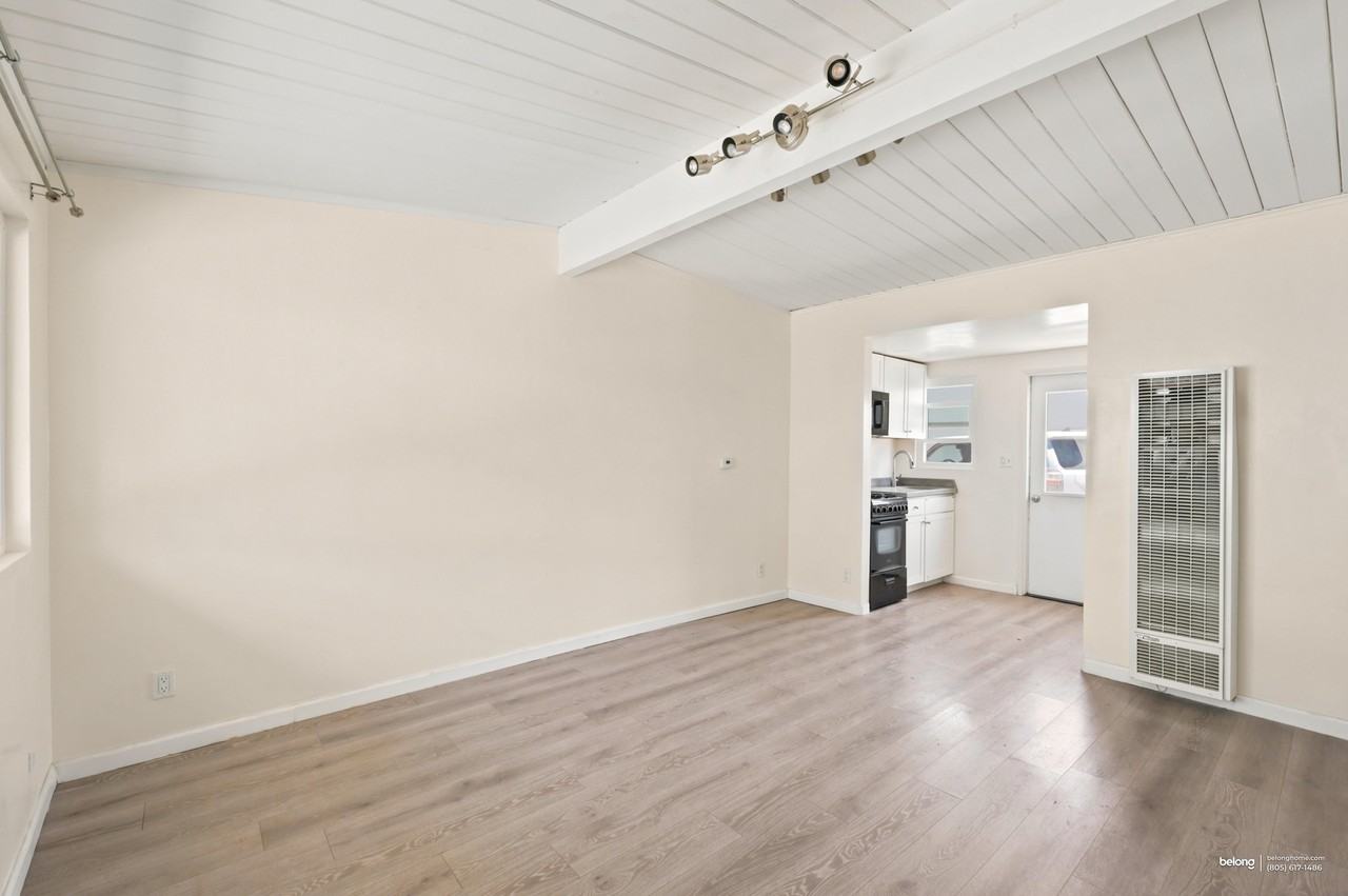 530 2nd Pl #B - Photo 3 of 15