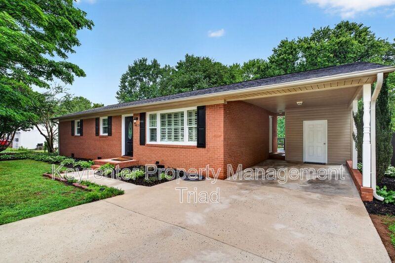 9415 Glen Cross Dr - Photo 2 of 42
