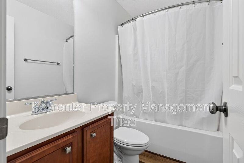 9415 Glen Cross Dr - Photo 6 of 42
