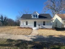 608 S Yadkin Ave - Photo 1 of 1