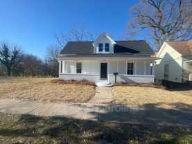 608 S Yadkin Ave - Photo 1 of 1