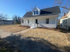608 S Yadkin Ave - Photo 1 of 1