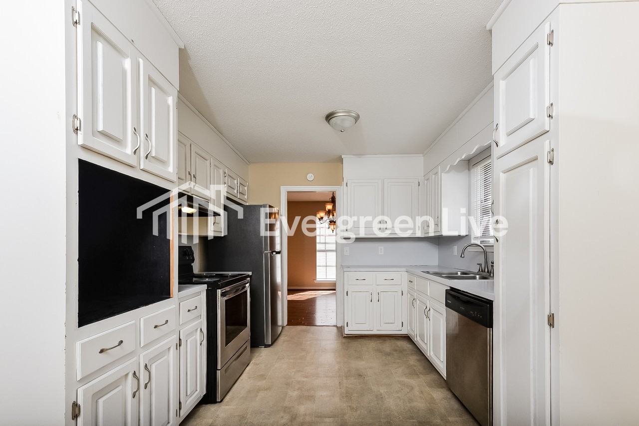 1420 Mohican Dr - Photo 5 of 10