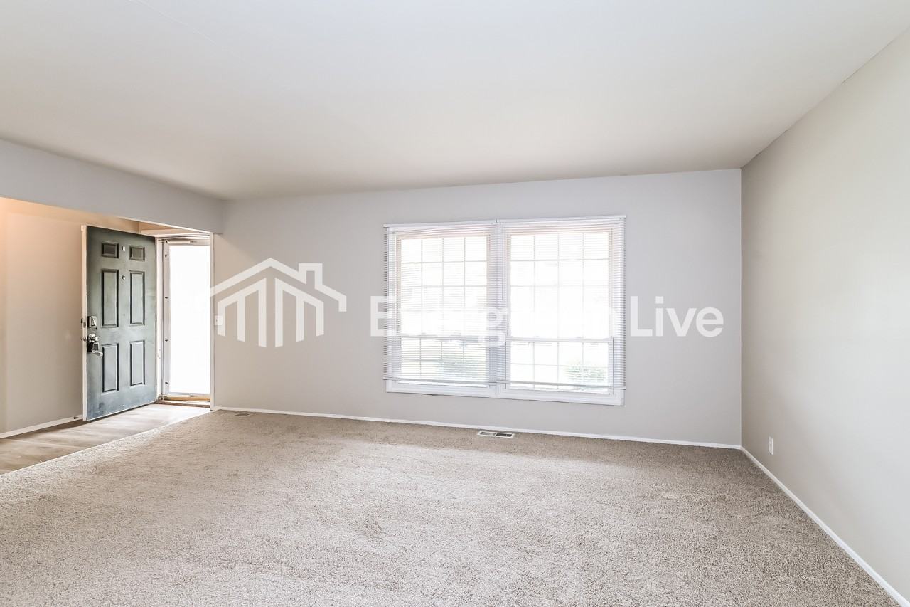 2550 Grants Pkwy - Photo 4 of 15