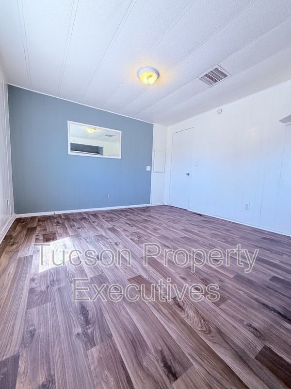4580 E Rex St - Photo 5 of 24