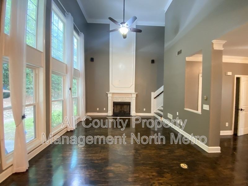 10915 Kimball Crest Dr - Photo 2 of 13