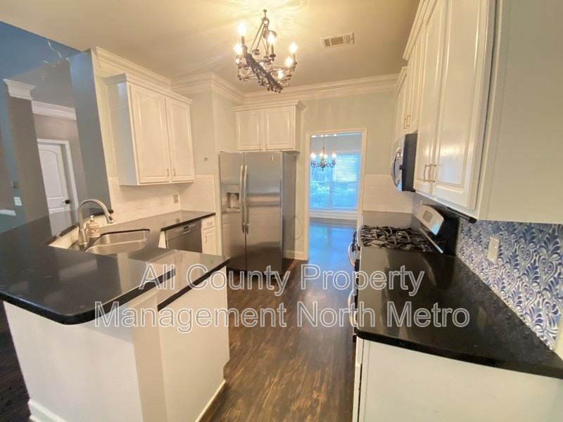 10915 Kimball Crest Dr - Photo 3 of 13
