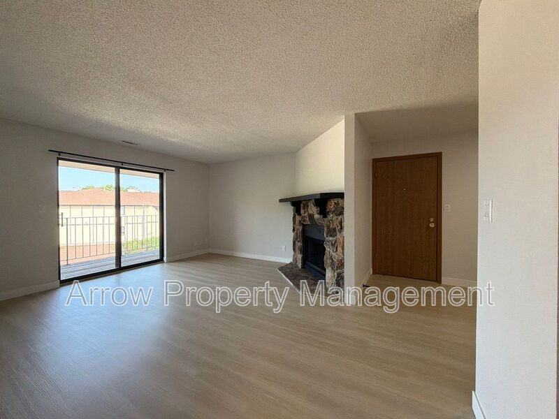 2344 N 44th St #22 - Photo 3 of 10