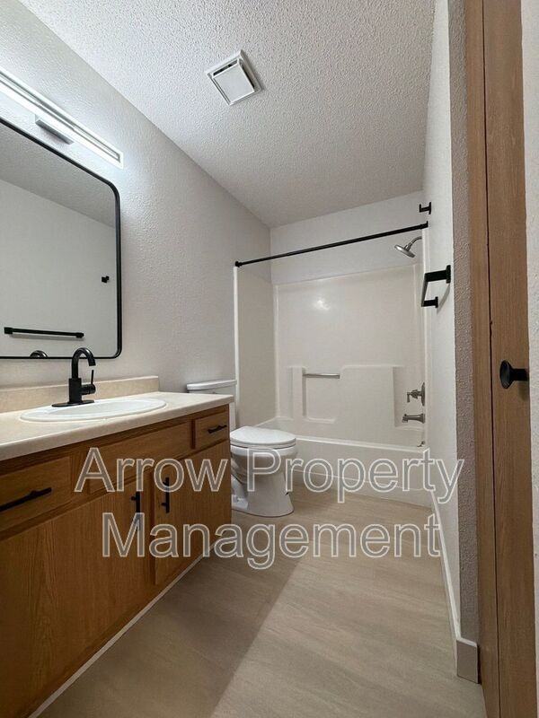 2344 N 44th St #22 - Photo 5 of 10