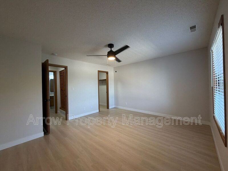 2344 N 44th St #22 - Photo 7 of 10