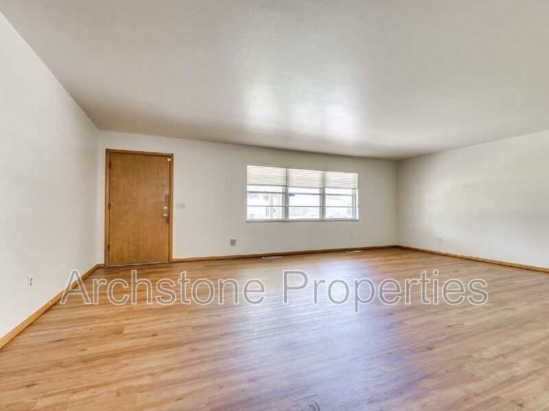 3121 Lakeside Dr - Photo 7 of 36