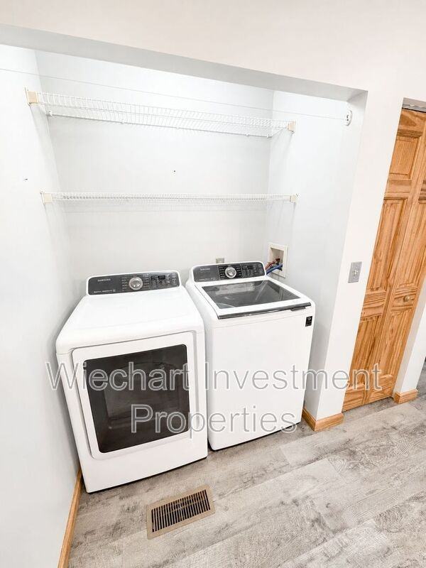 313 E Highland Ave - Photo 4 of 13
