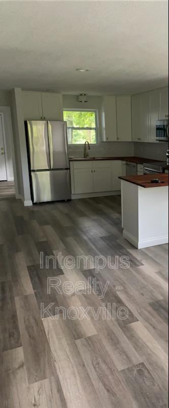 1320 Chestnut St - Photo 6 of 35
