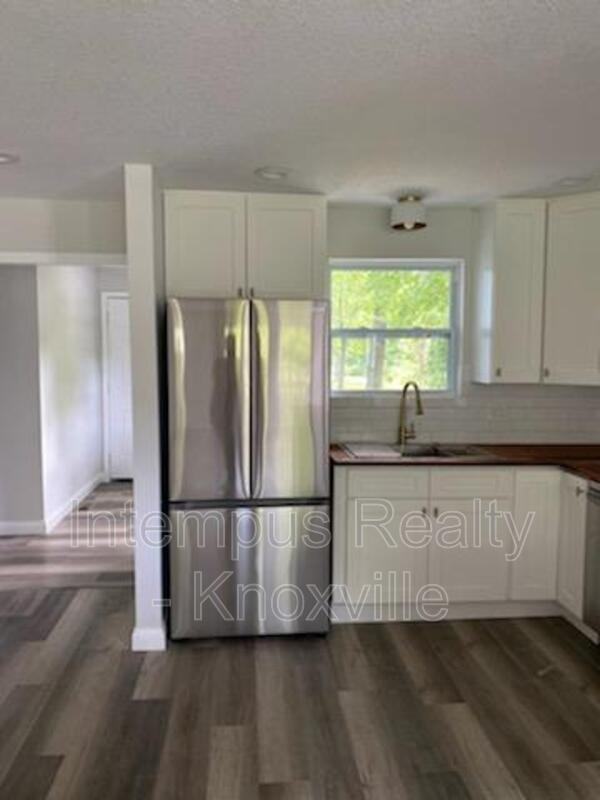 1320 Chestnut St - Photo 7 of 35