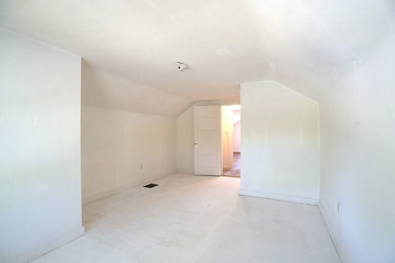 2406 E Columbia St - Photo 5 of 11